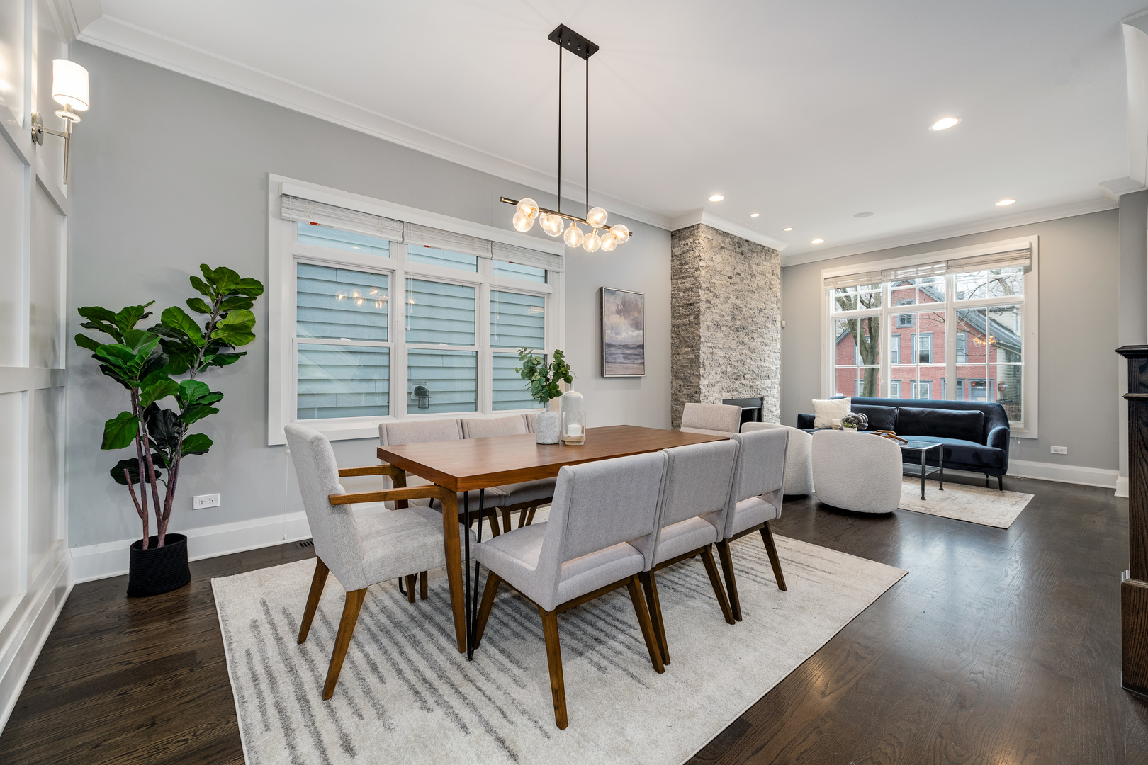 2907 N Seeley Avenue