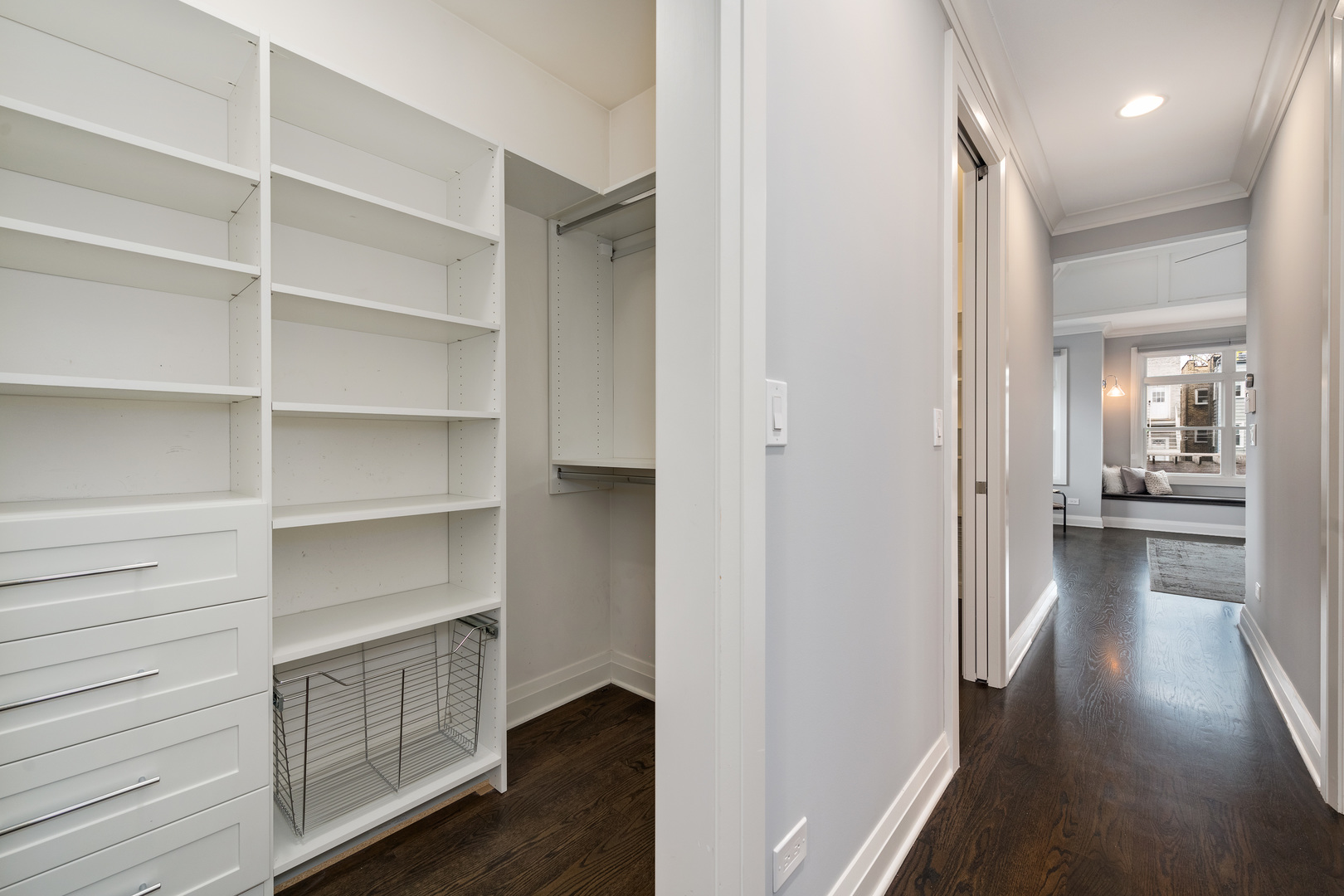 2907 N Seeley Avenue