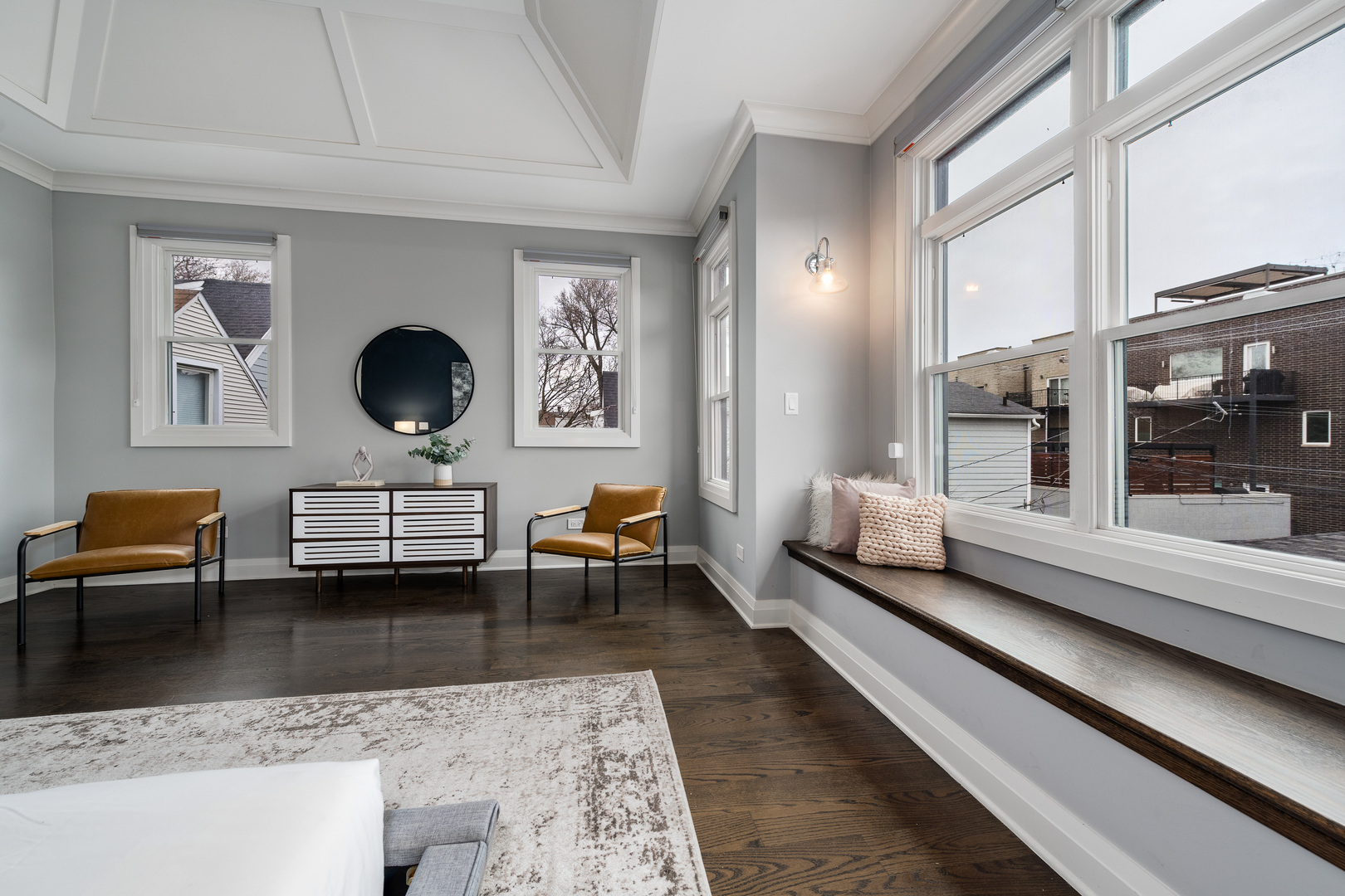 2907 N Seeley Avenue