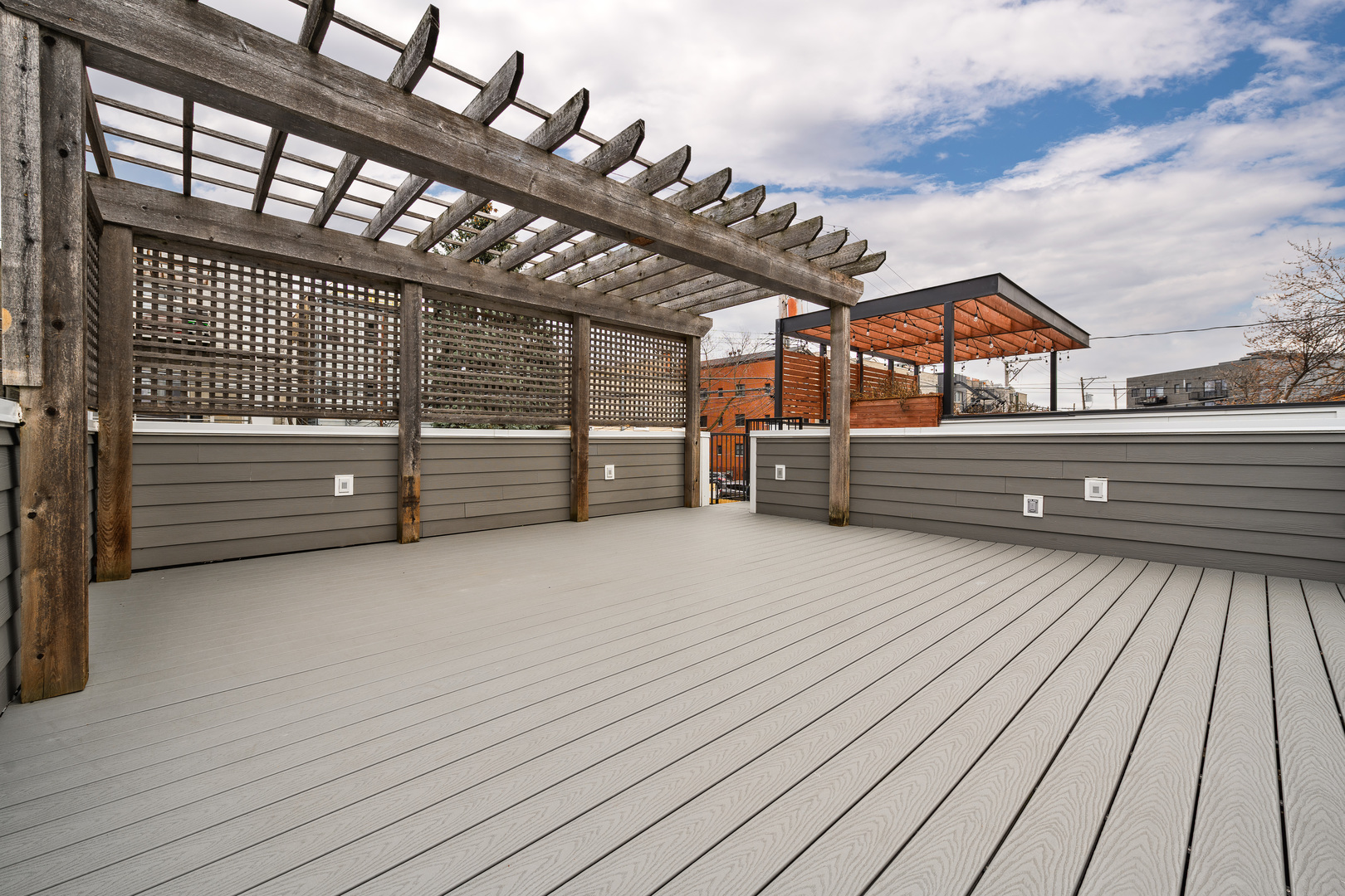 2907 N Seeley Avenue