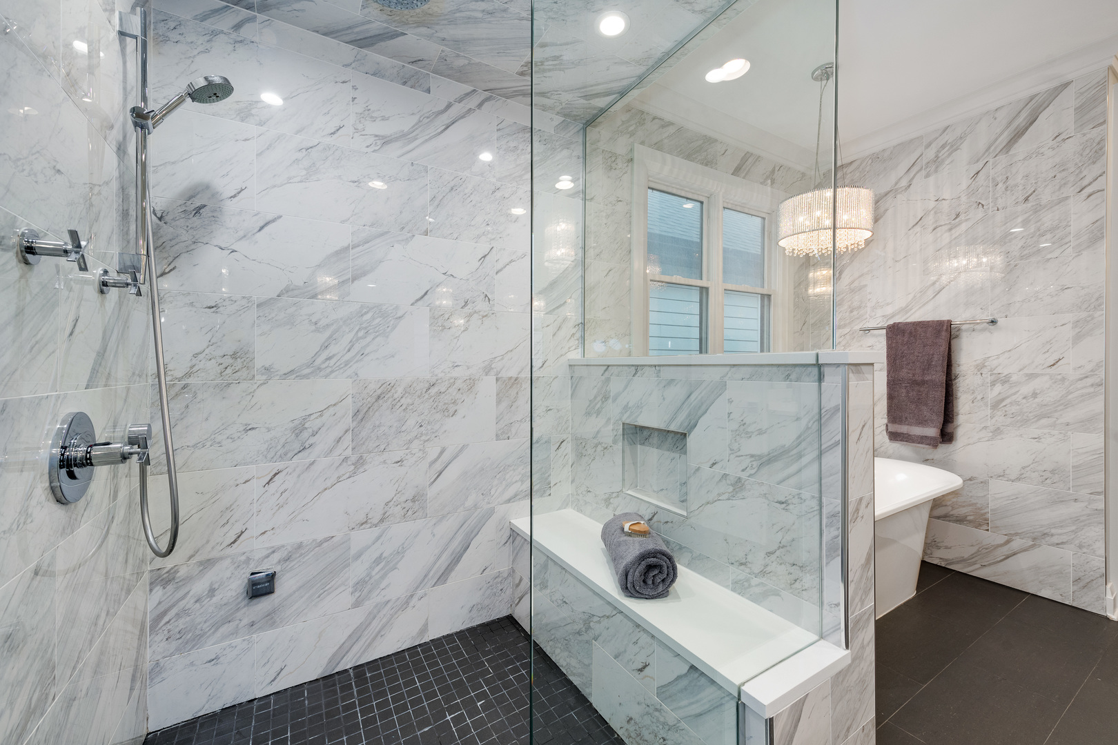 2907 N Seeley Avenue