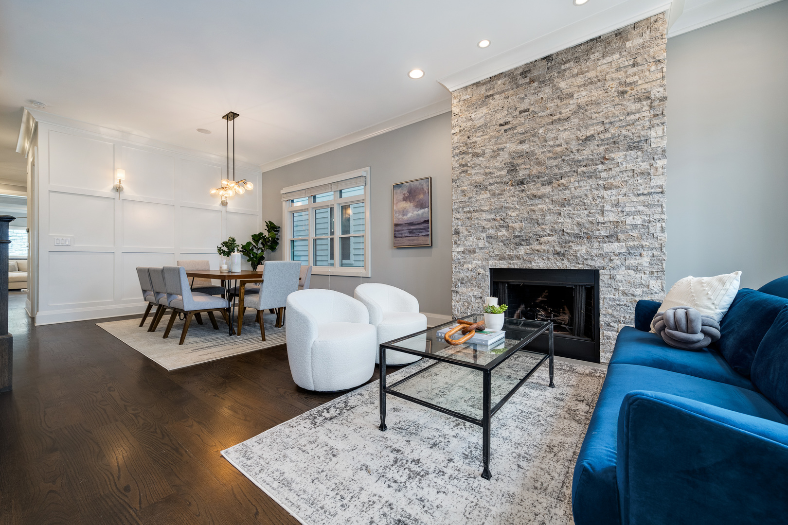 2907 N Seeley Avenue