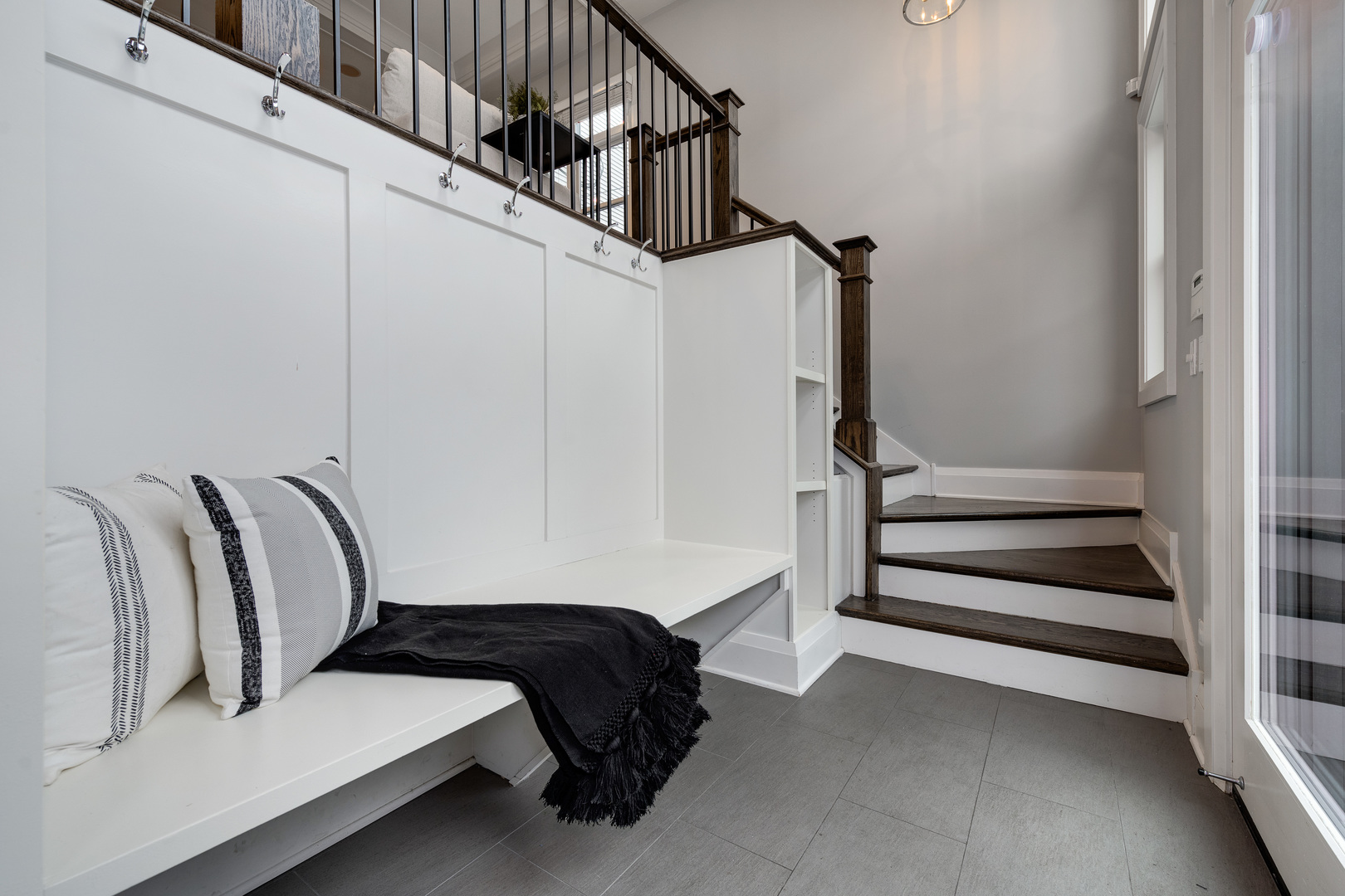 2907 N Seeley Avenue