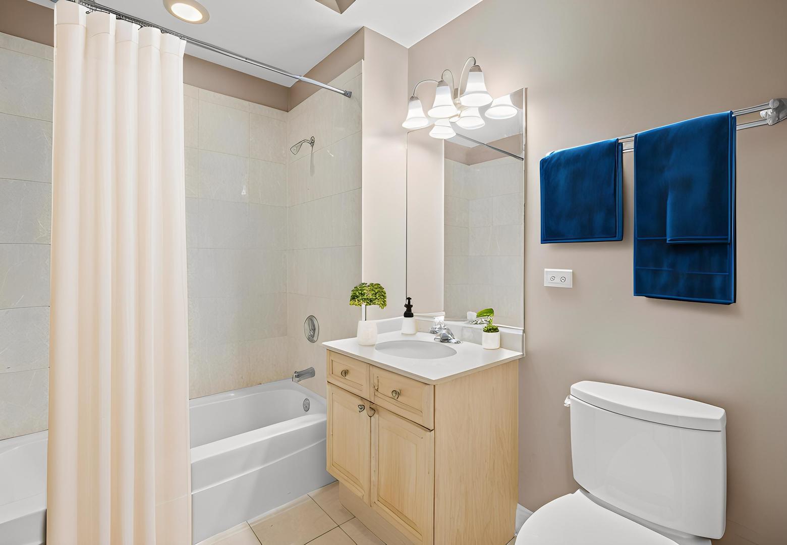 1807 W Addison Street Unit: 3E