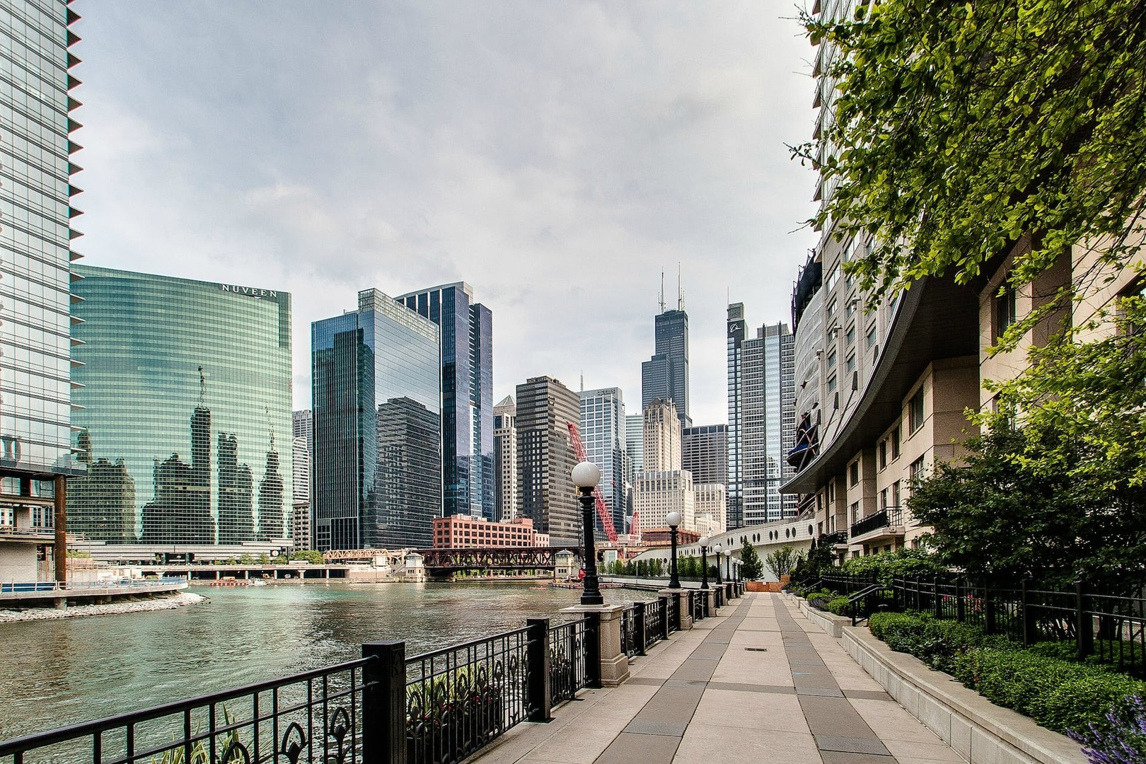 333 N Canal Street Unit: 1307