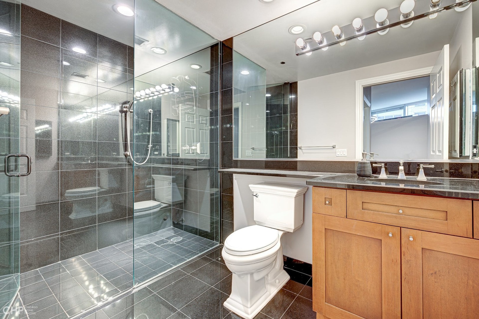 333 N Canal Street Unit: 1307