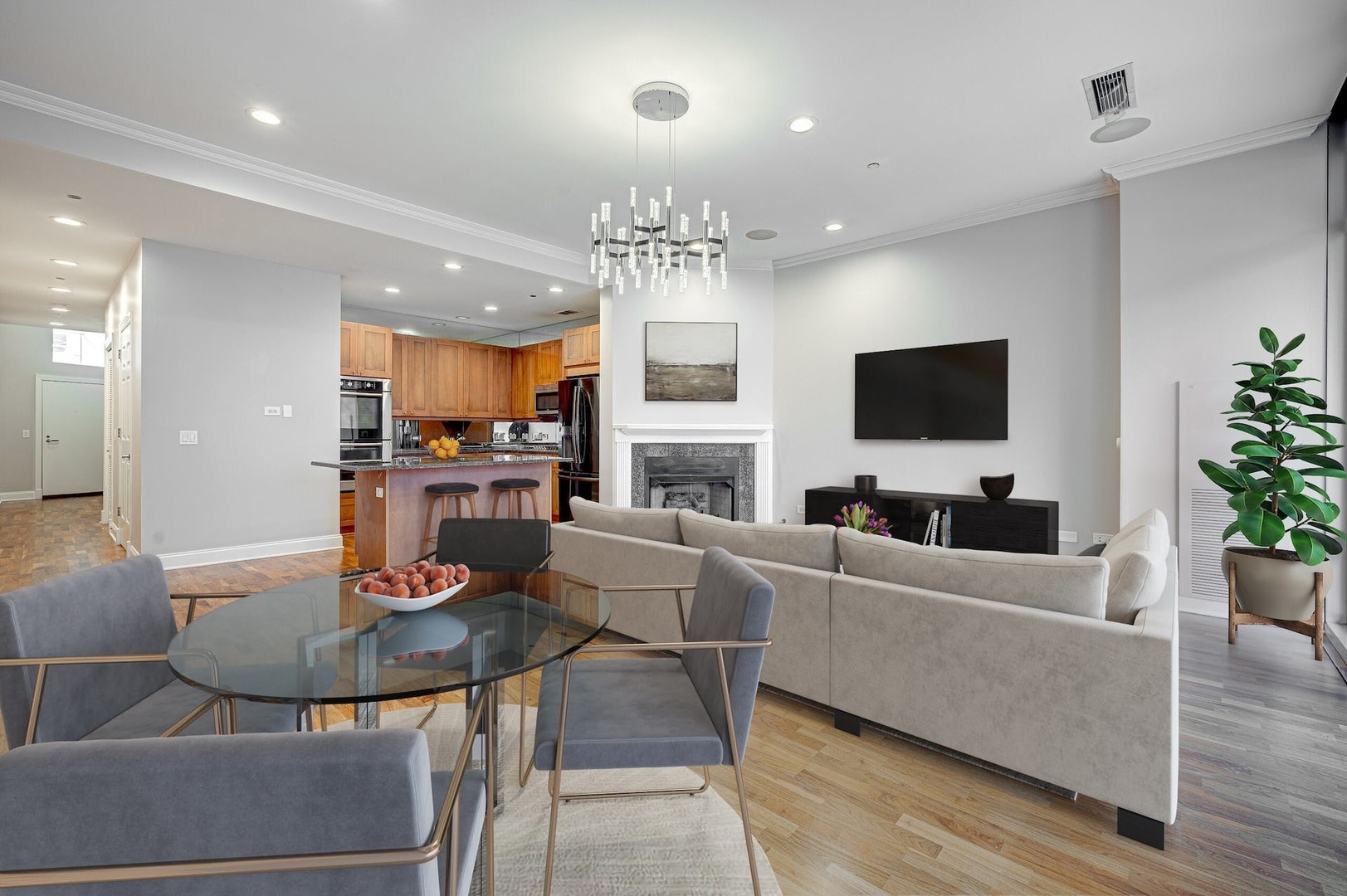 333 N Canal Street Unit: 1307