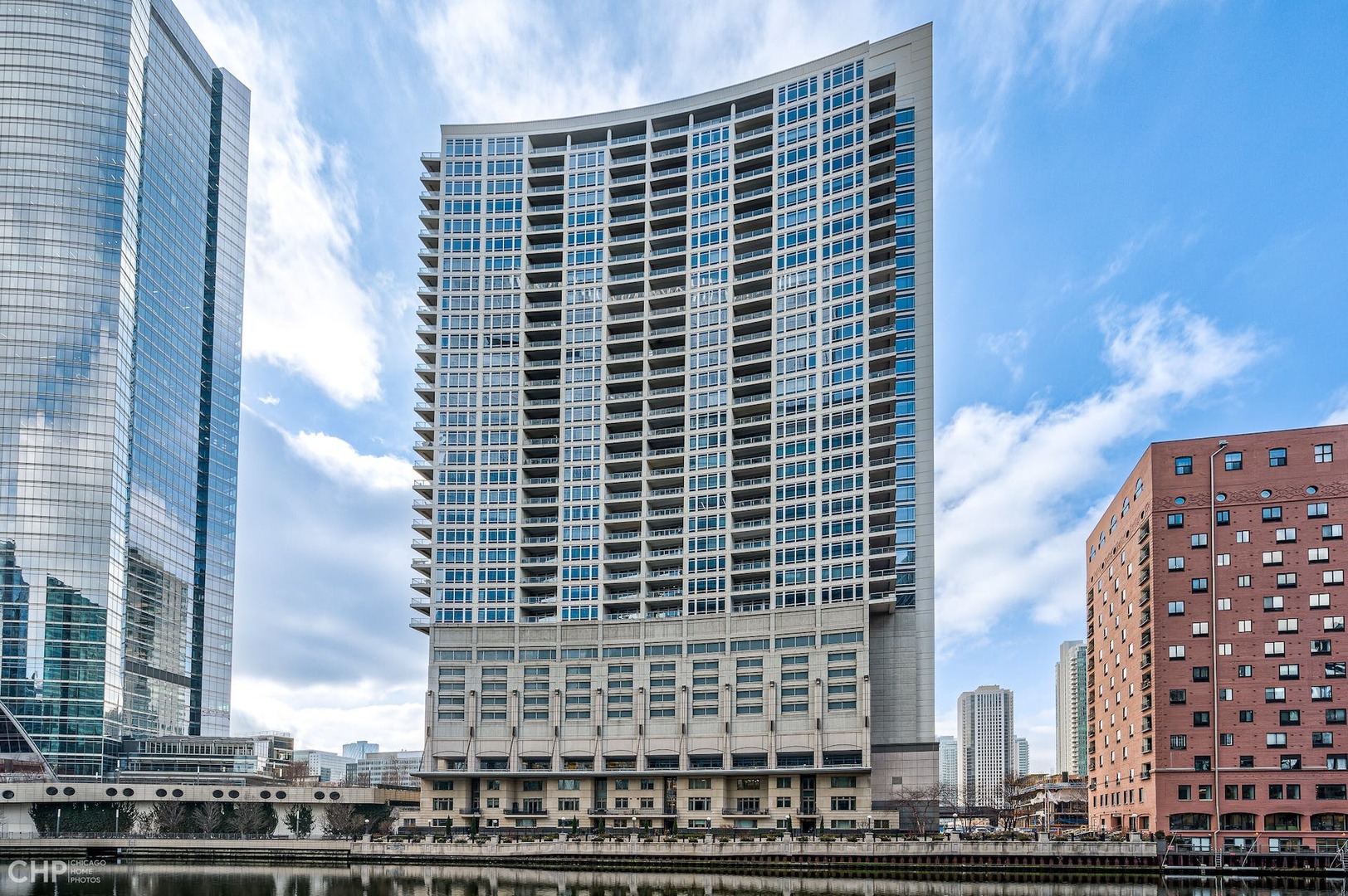 333 N Canal Street Unit: 1307