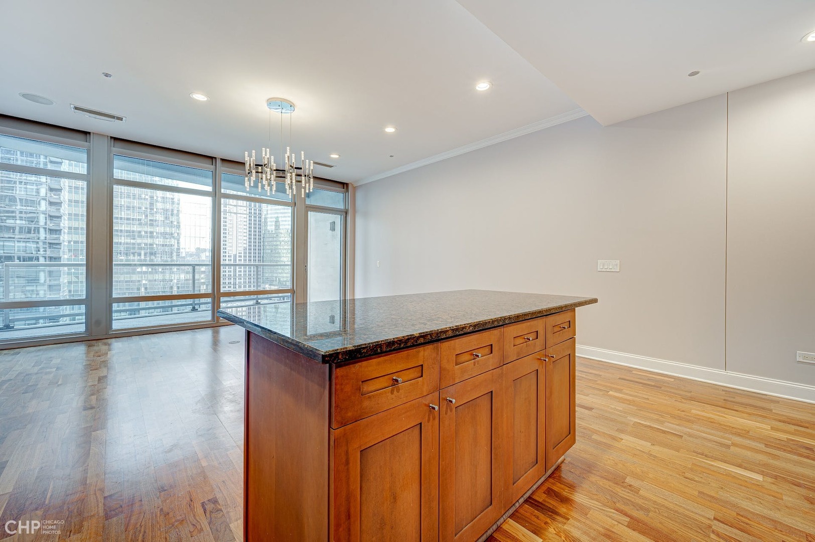 333 N Canal Street Unit: 1307
