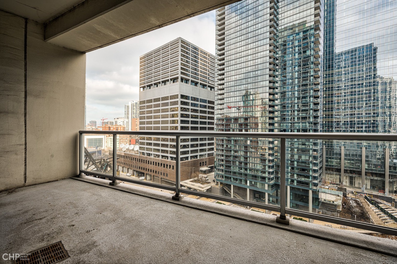 333 N Canal Street Unit: 1307