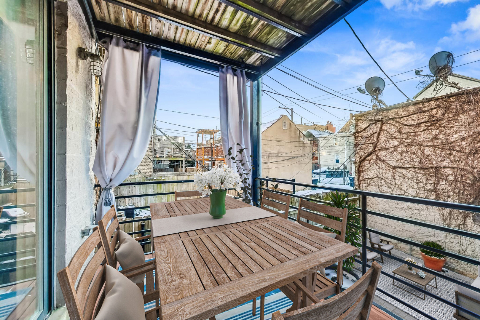 1082 N Hermitage Avenue Unit: 1