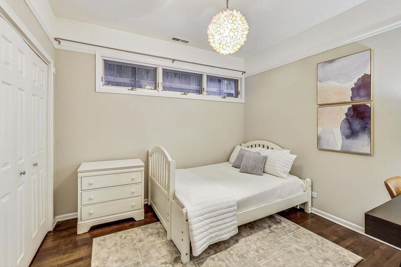 1082 N Hermitage Avenue Unit: 1