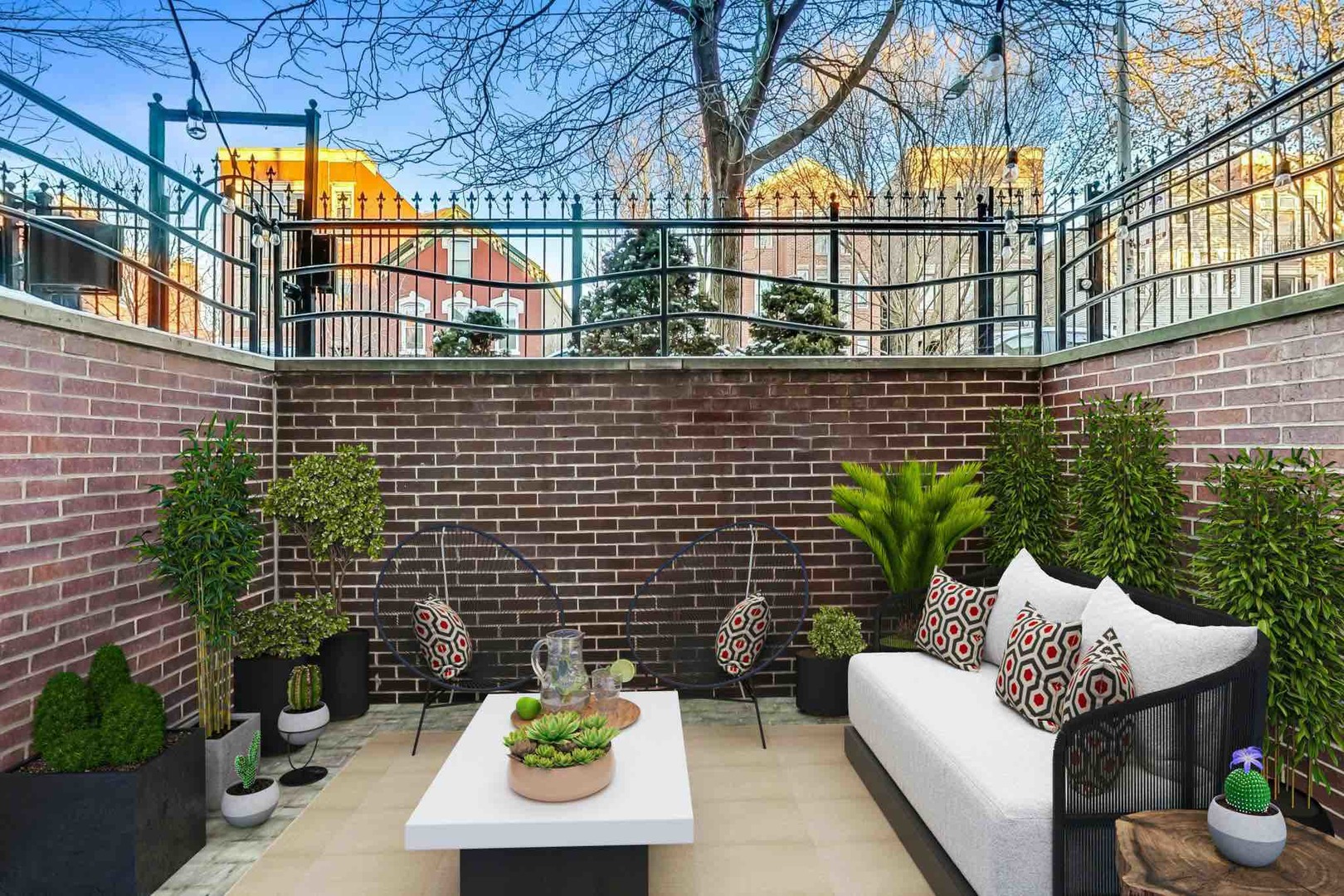 1082 N Hermitage Avenue Unit: 1