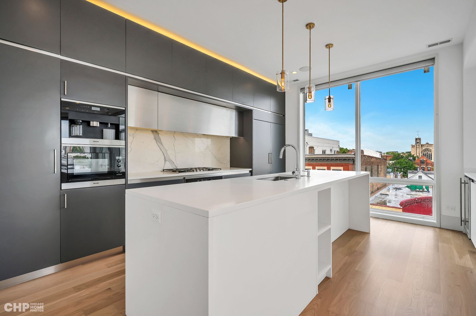 2015 W Armitage Avenue Unit: 4