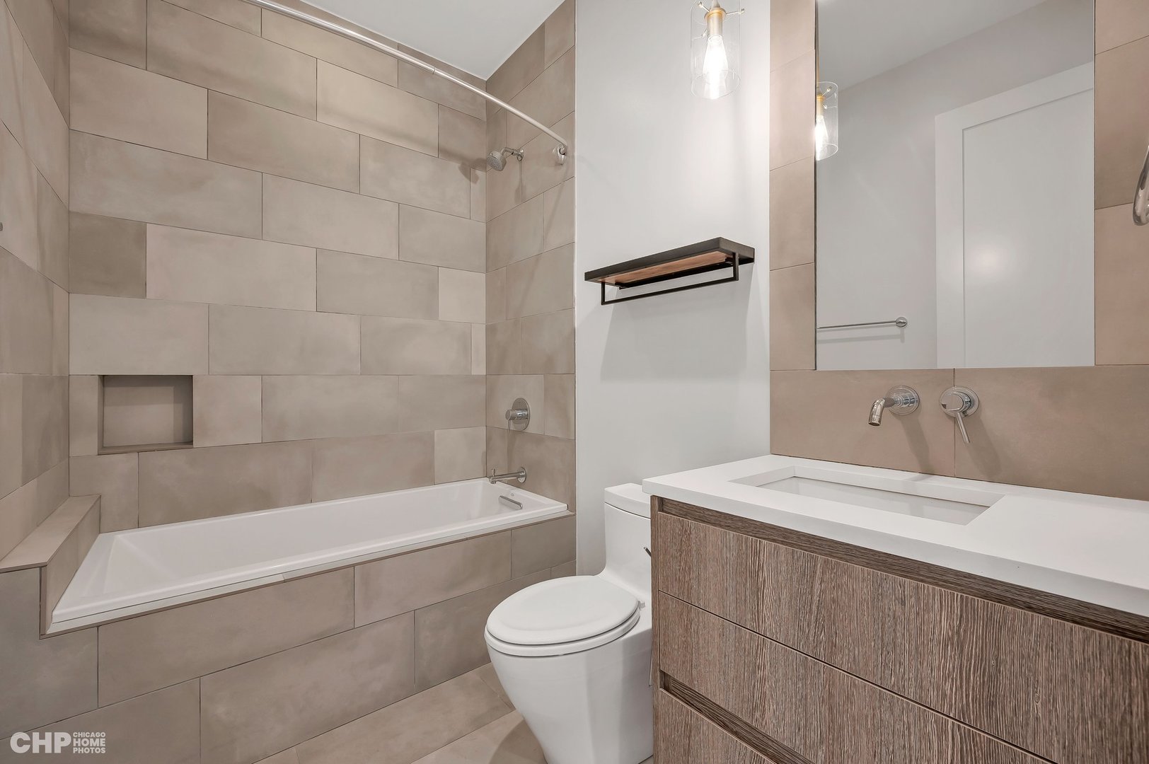 2015 W Armitage Avenue Unit: 4