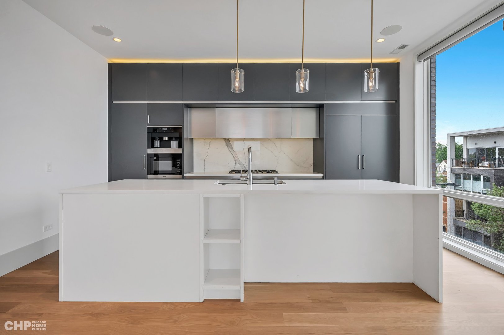 2015 W Armitage Avenue Unit: 4