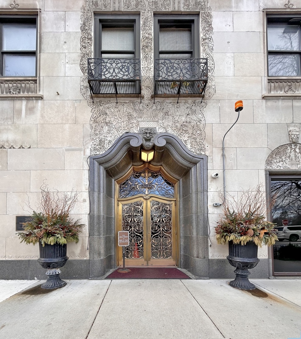 2000 N Lincoln Park West Unit: 508