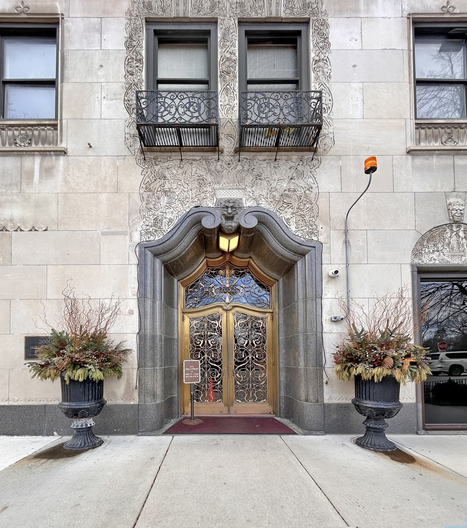 2000 N Lincoln Park West Unit: 508
