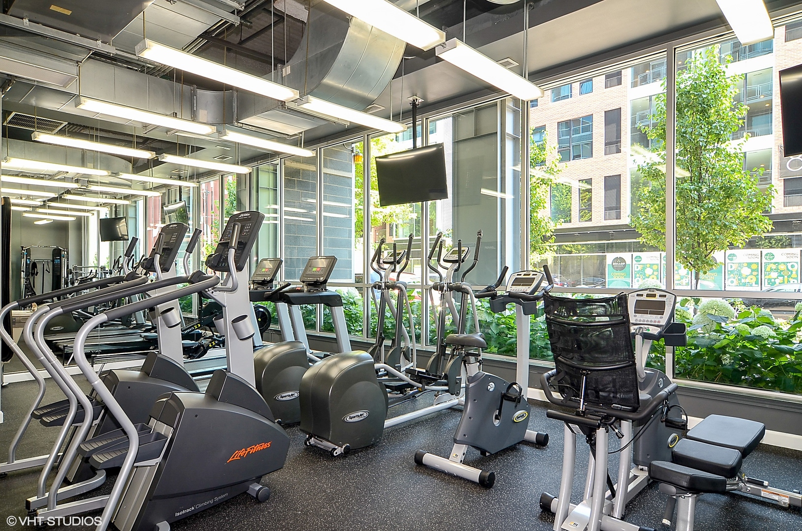 845 N KINGSBURY Street Unit: 602