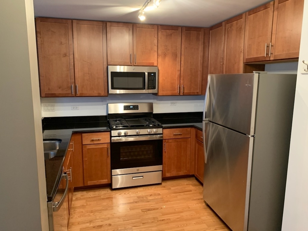 845 N KINGSBURY Street Unit: 602