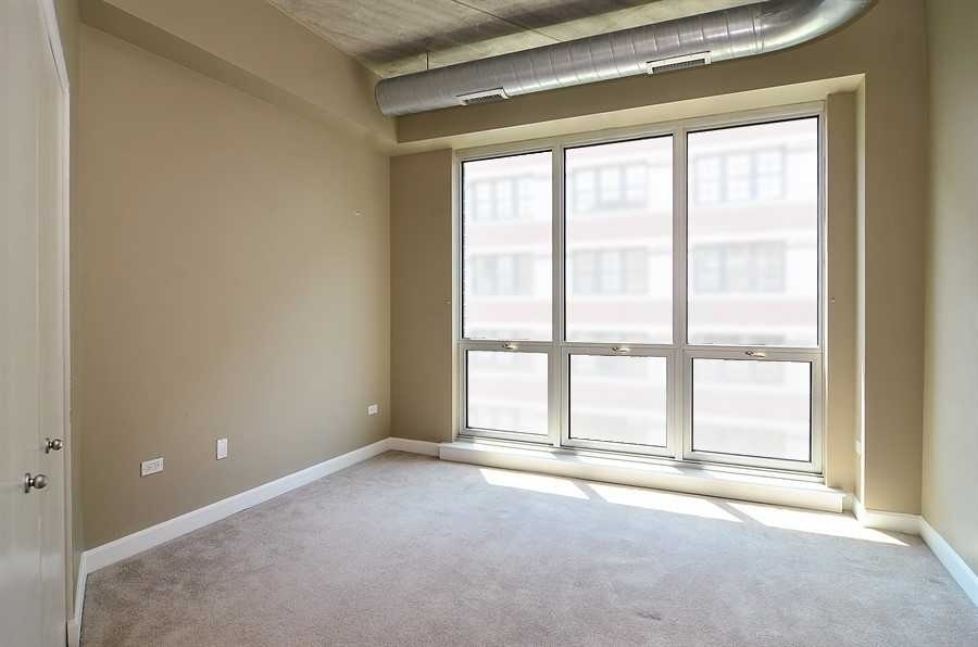 845 N KINGSBURY Street Unit: 602