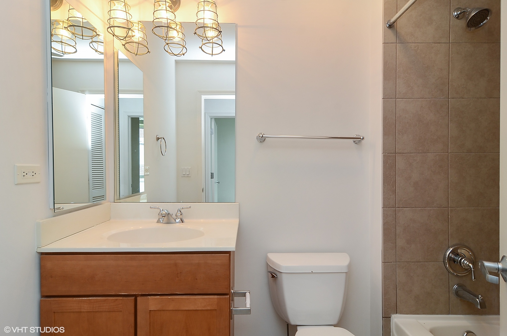 845 N KINGSBURY Street Unit: 602