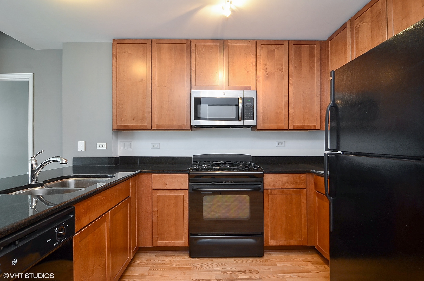 845 N KINGSBURY Street Unit: 602