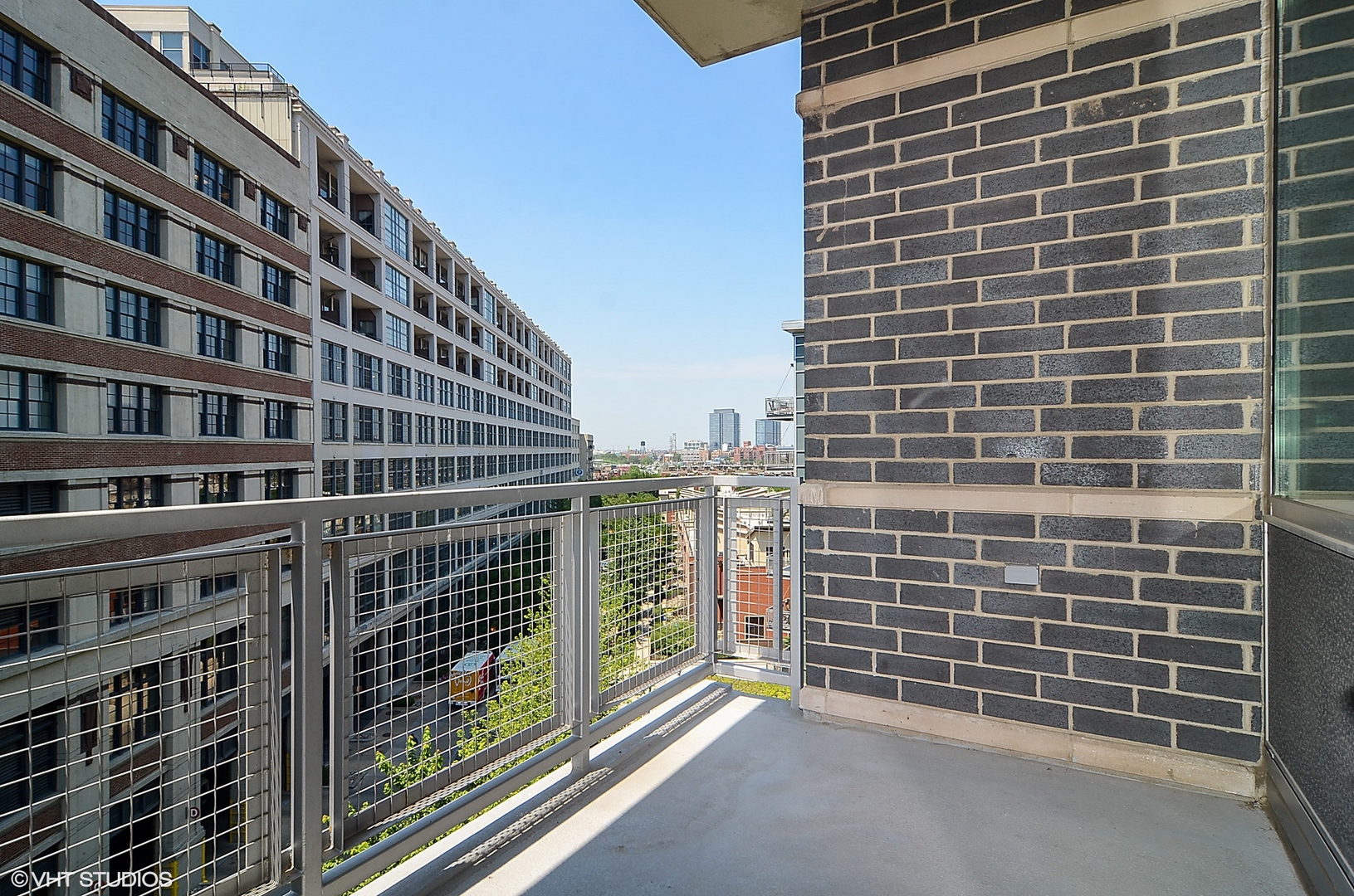 845 N KINGSBURY Street Unit: 602