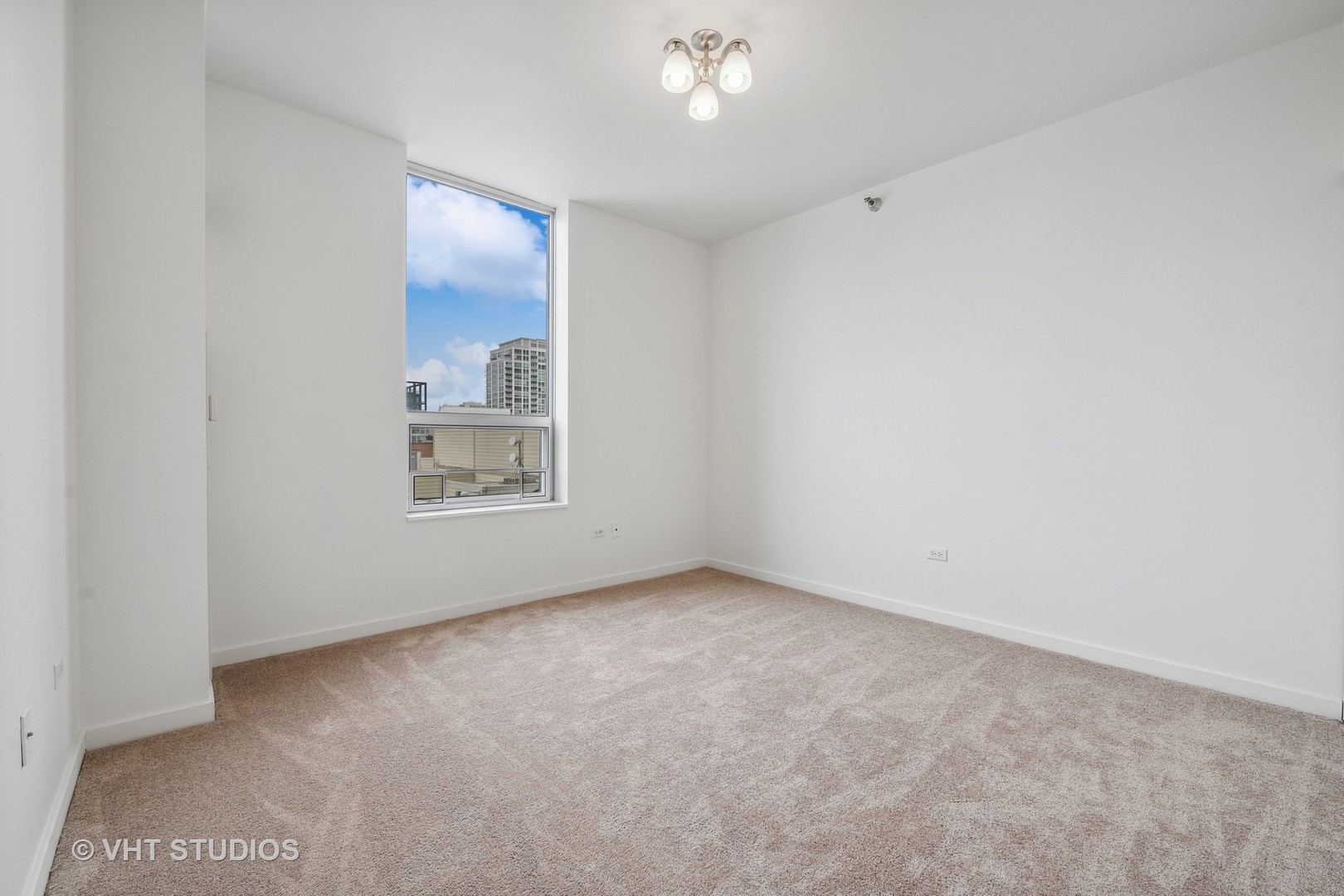 330 W Grand Avenue Unit: 1204