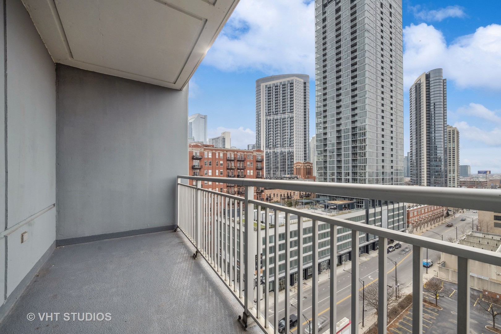 330 W Grand Avenue Unit: 1204