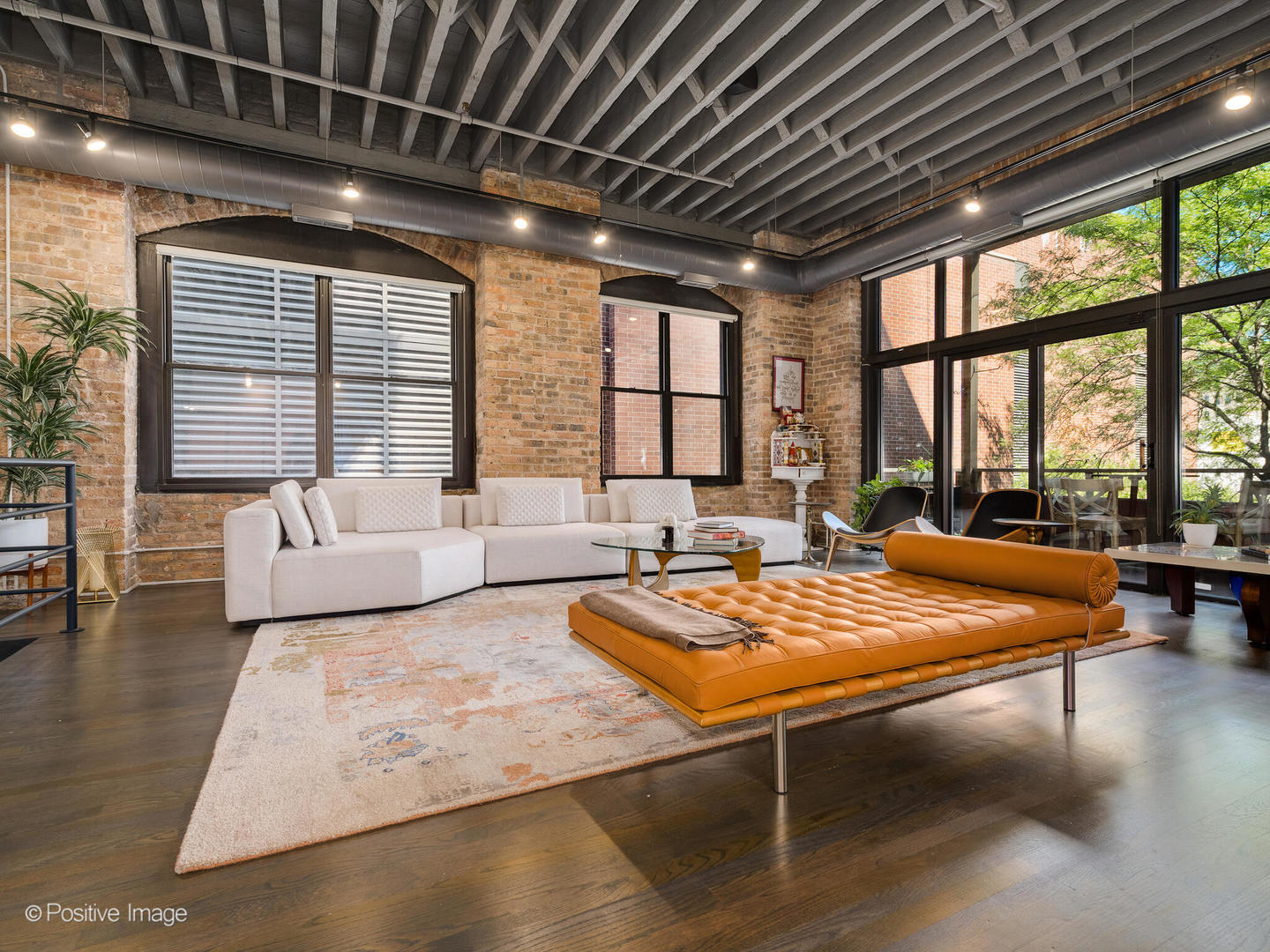 420 W Grand Avenue Unit: 1D2D