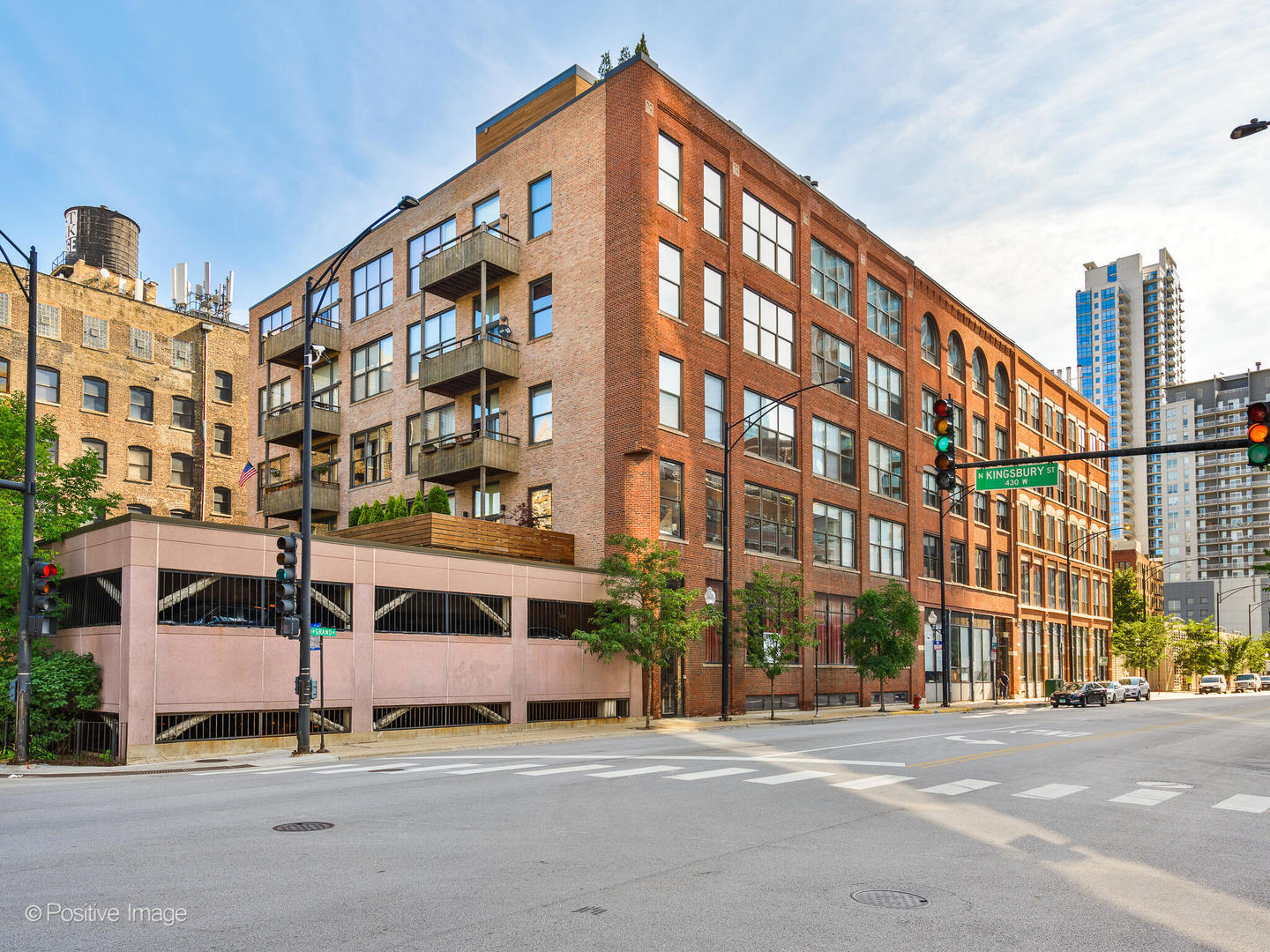 420 W Grand Avenue Unit: 1D2D
