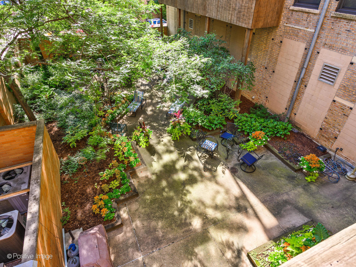420 W Grand Avenue Unit: 1D2D