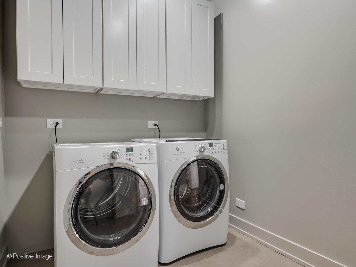 420 W Grand Avenue Unit: 1D2D