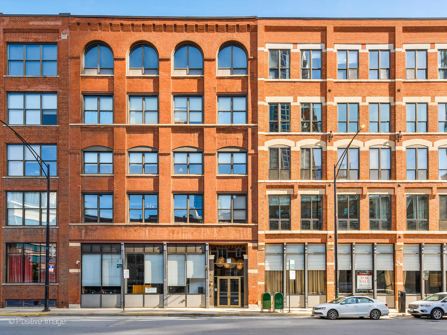 420 W Grand Avenue Unit: 1D2D