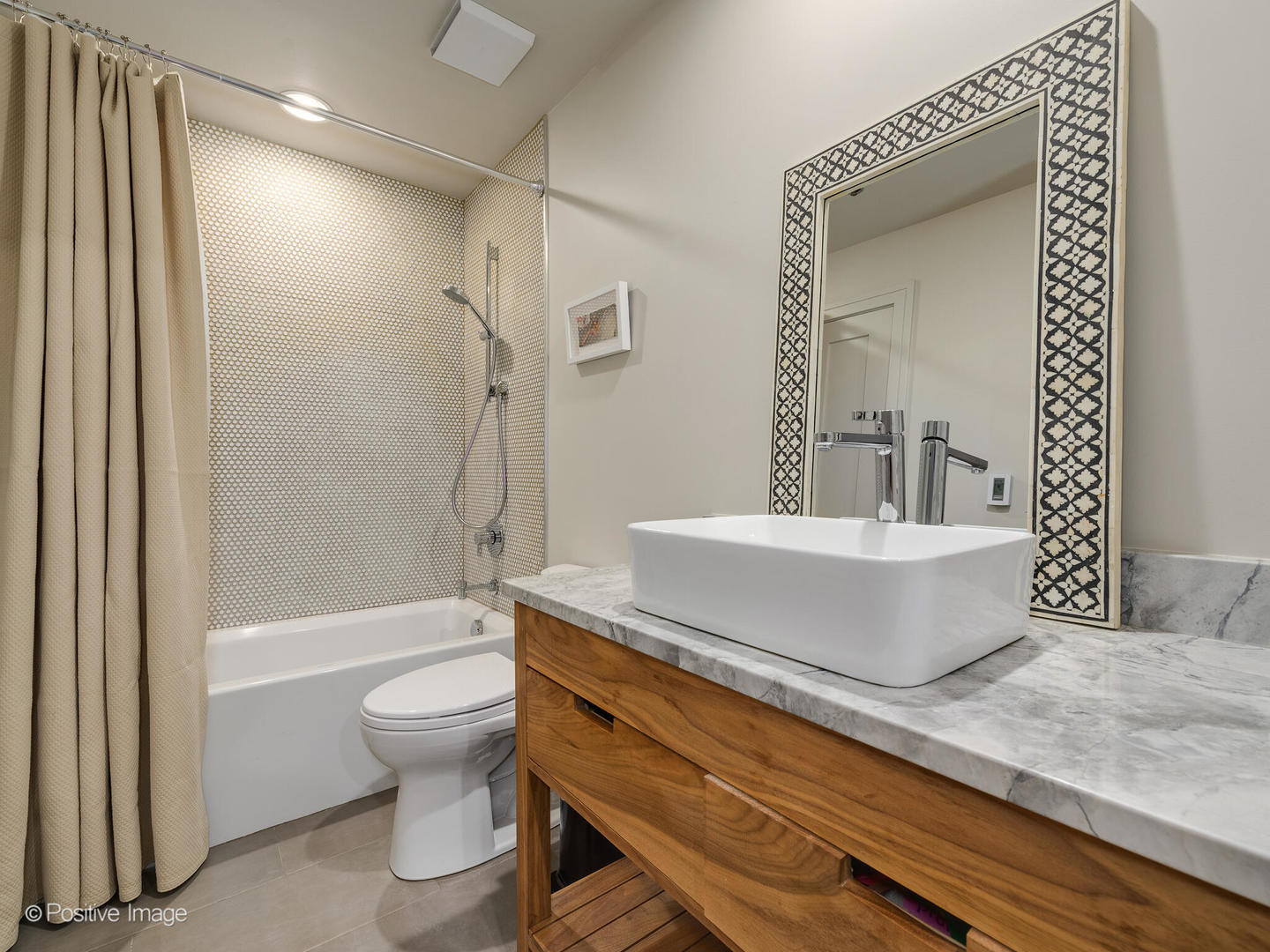 420 W Grand Avenue Unit: 1D2D