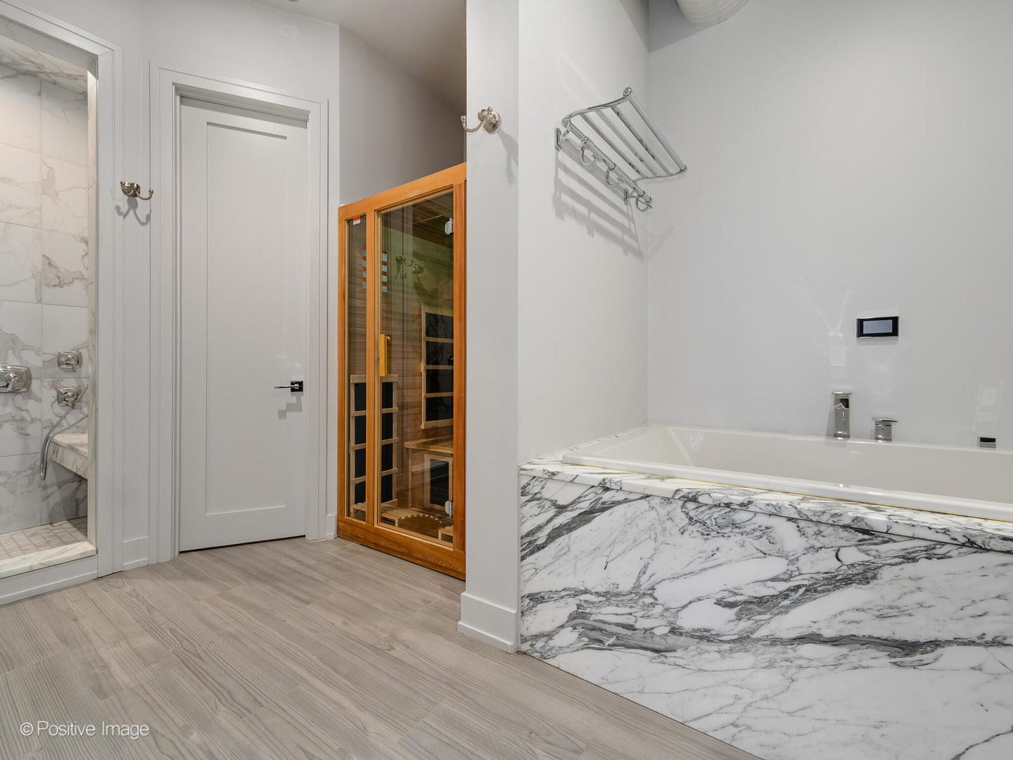 420 W Grand Avenue Unit: 1D2D