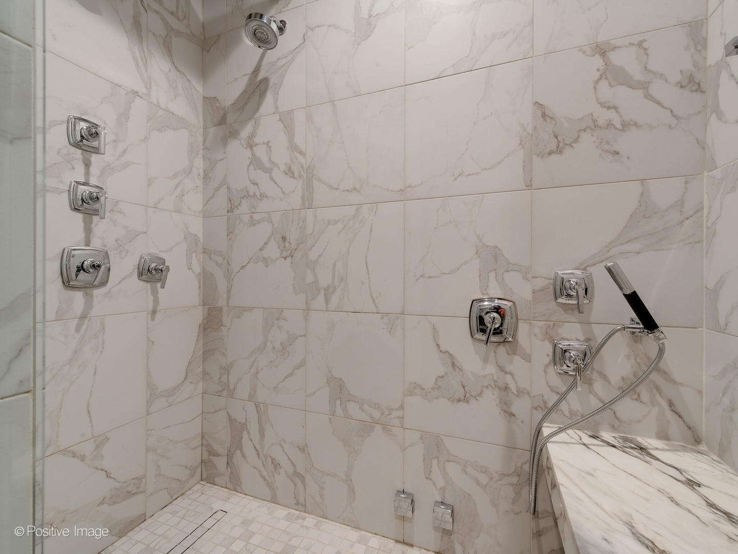 420 W Grand Avenue Unit: 1D2D