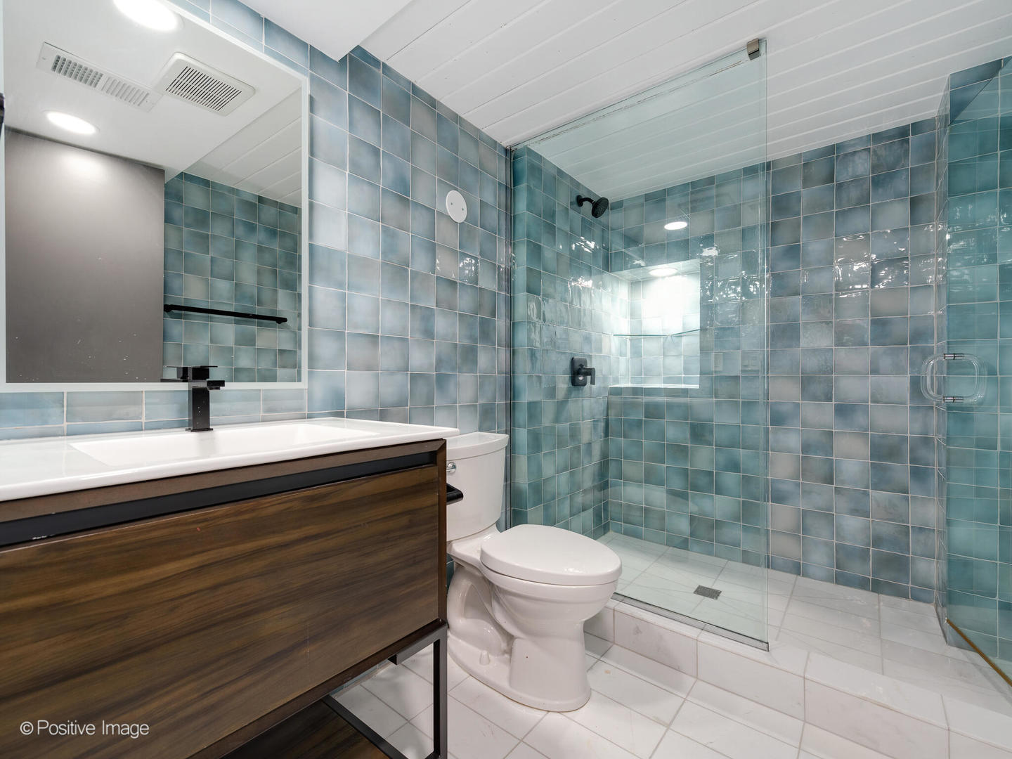 420 W Grand Avenue Unit: 1D2D