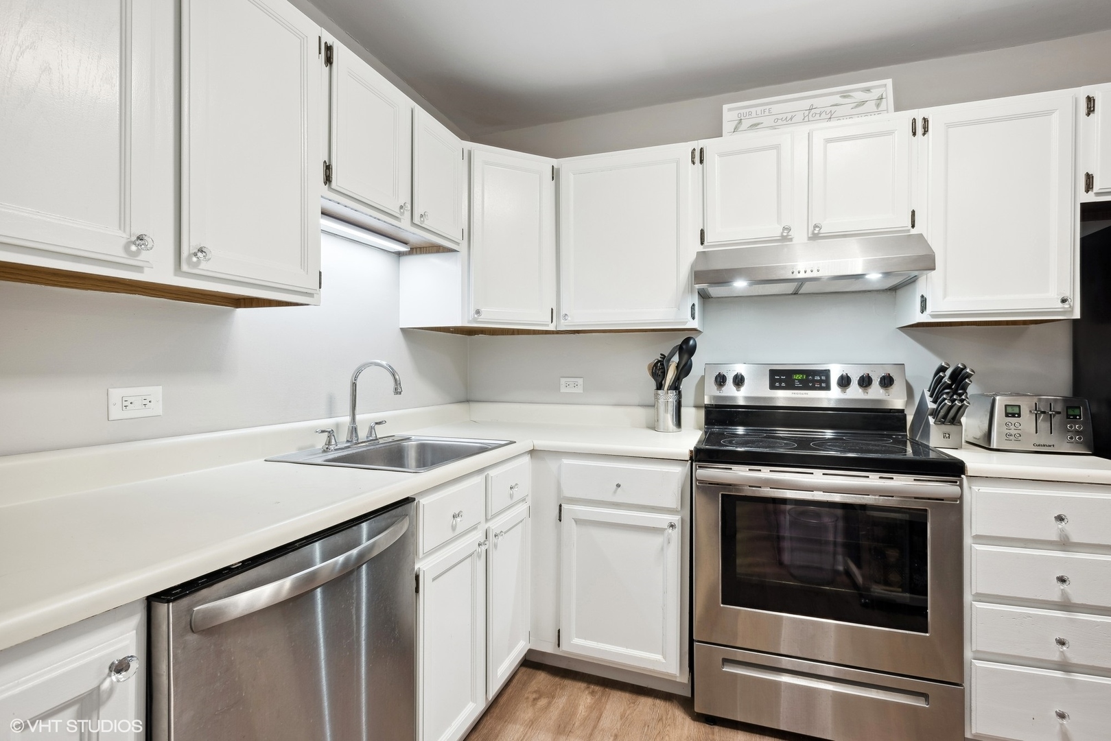 3550 N Lake Shore Drive Unit: 207