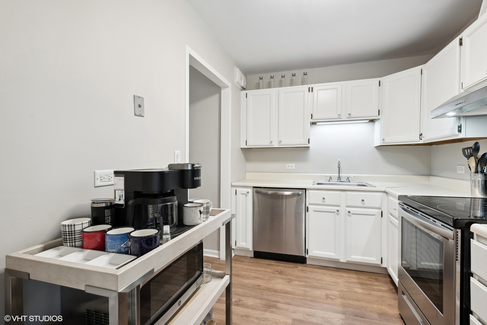 3550 N Lake Shore Drive Unit: 207