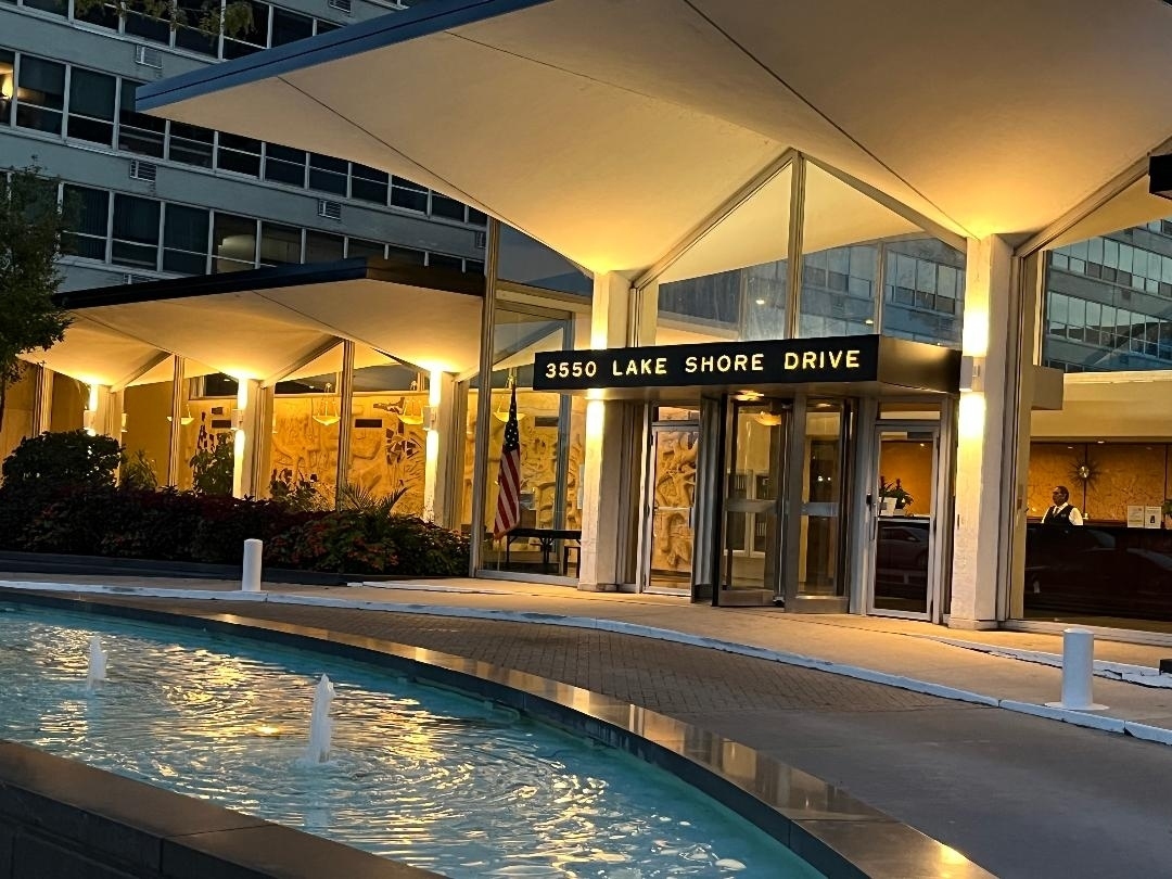 3550 N Lake Shore Drive Unit: 207