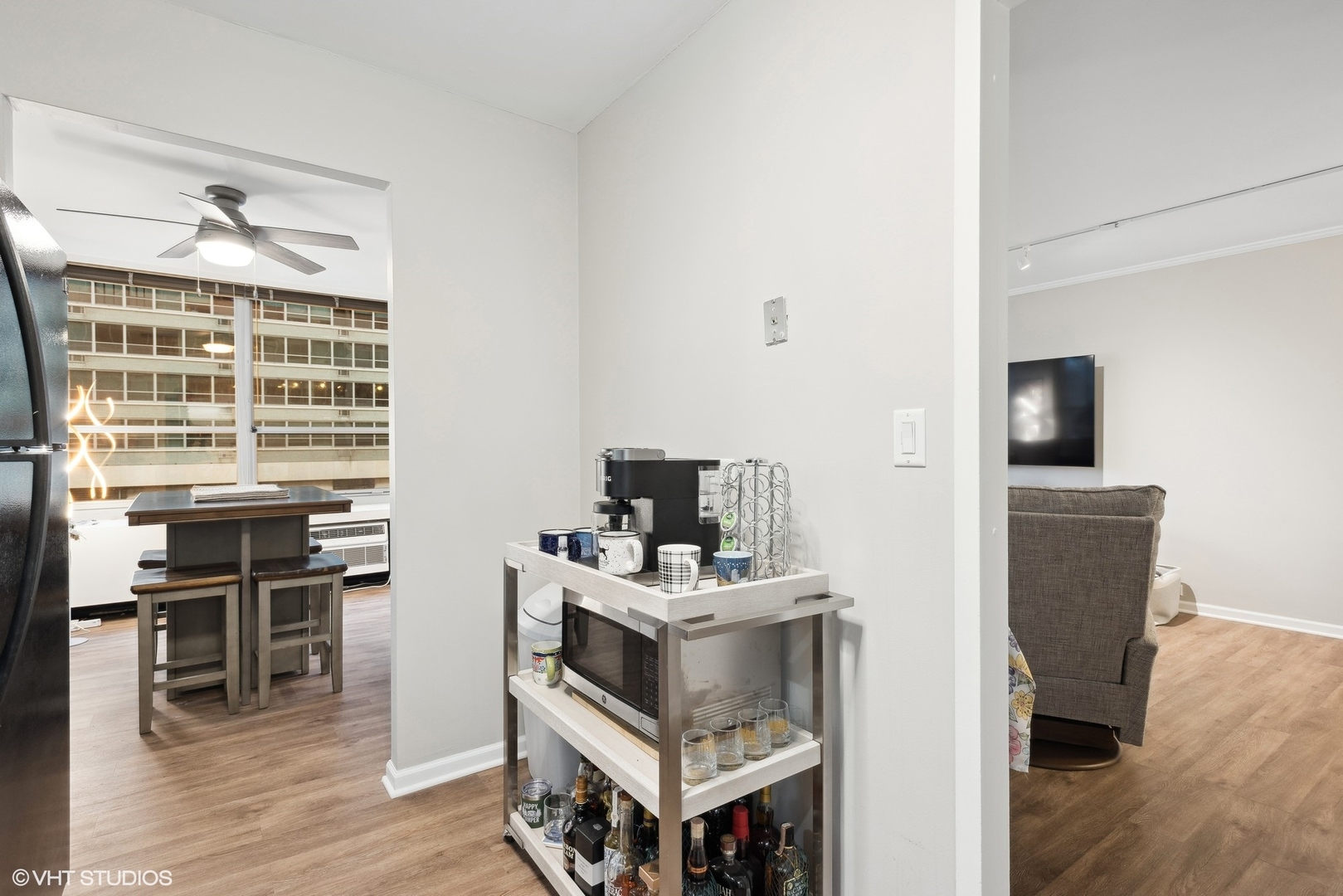 3550 N Lake Shore Drive Unit: 207