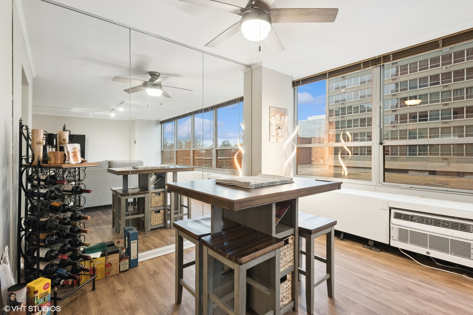 3550 N Lake Shore Drive Unit: 207