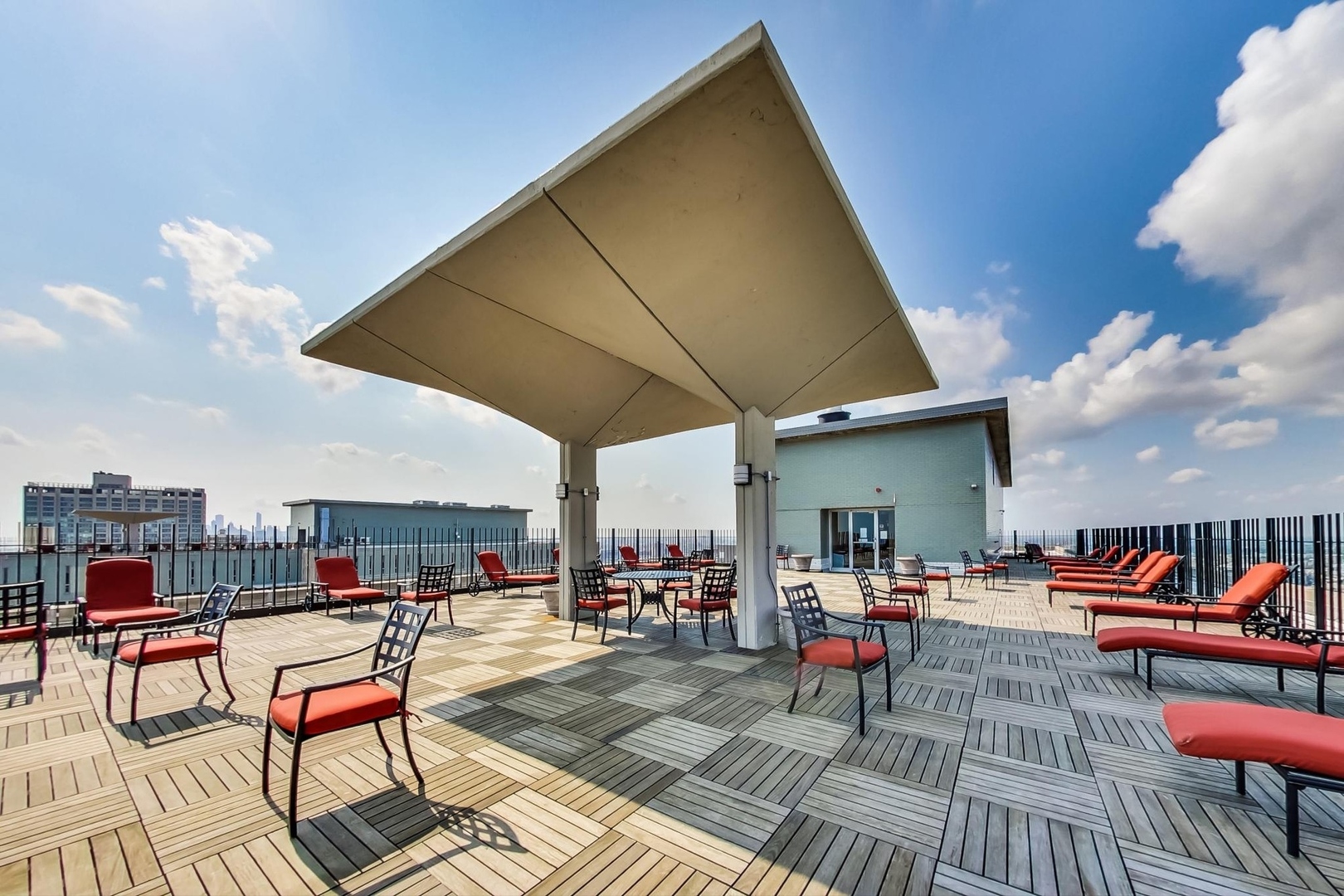 3550 N Lake Shore Drive Unit: 207