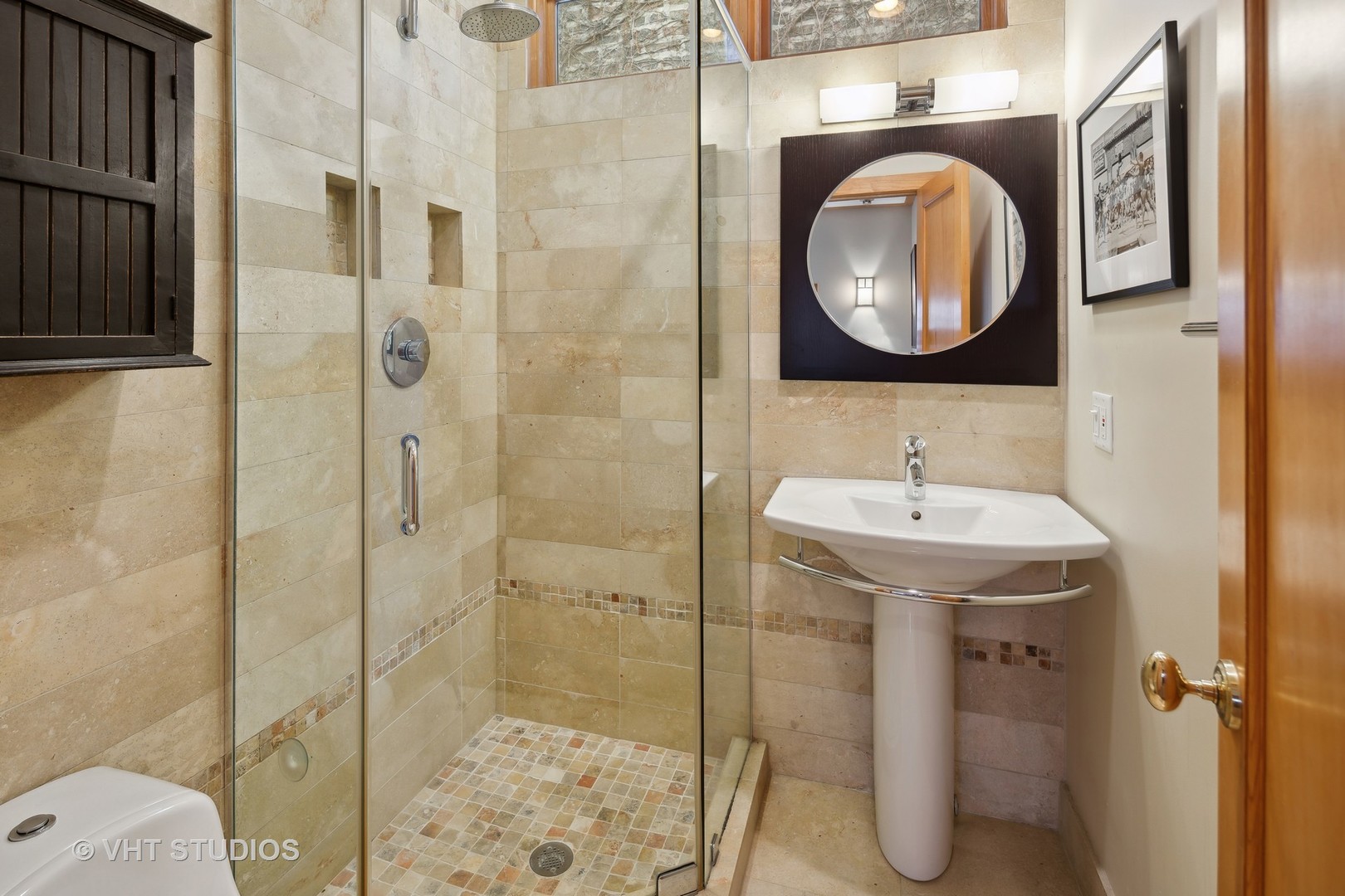 2634 N Burling Street