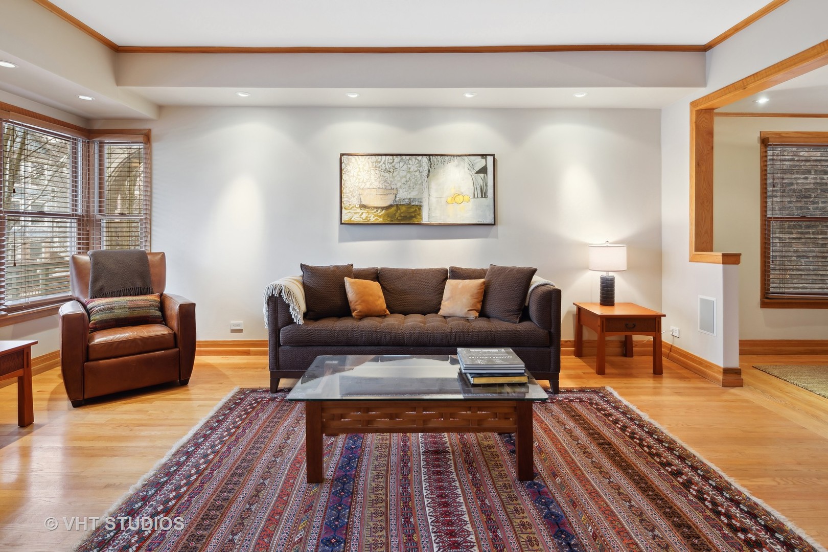 2634 N Burling Street