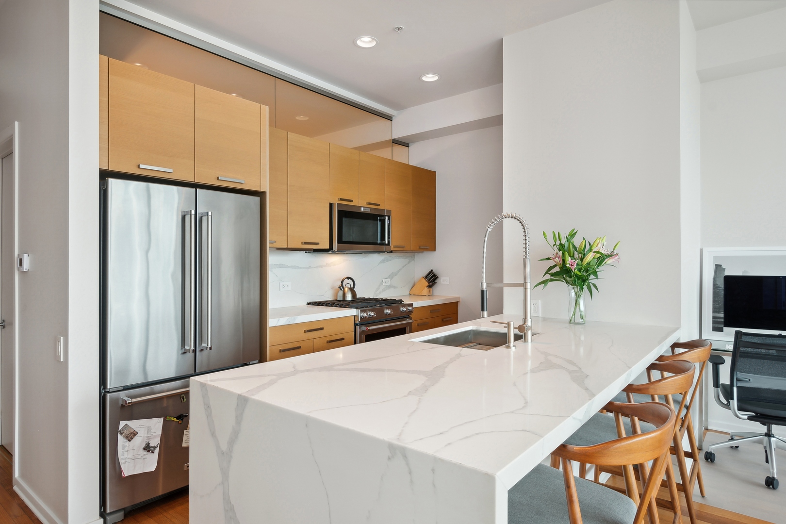 500 W SUPERIOR Street Unit: 1709