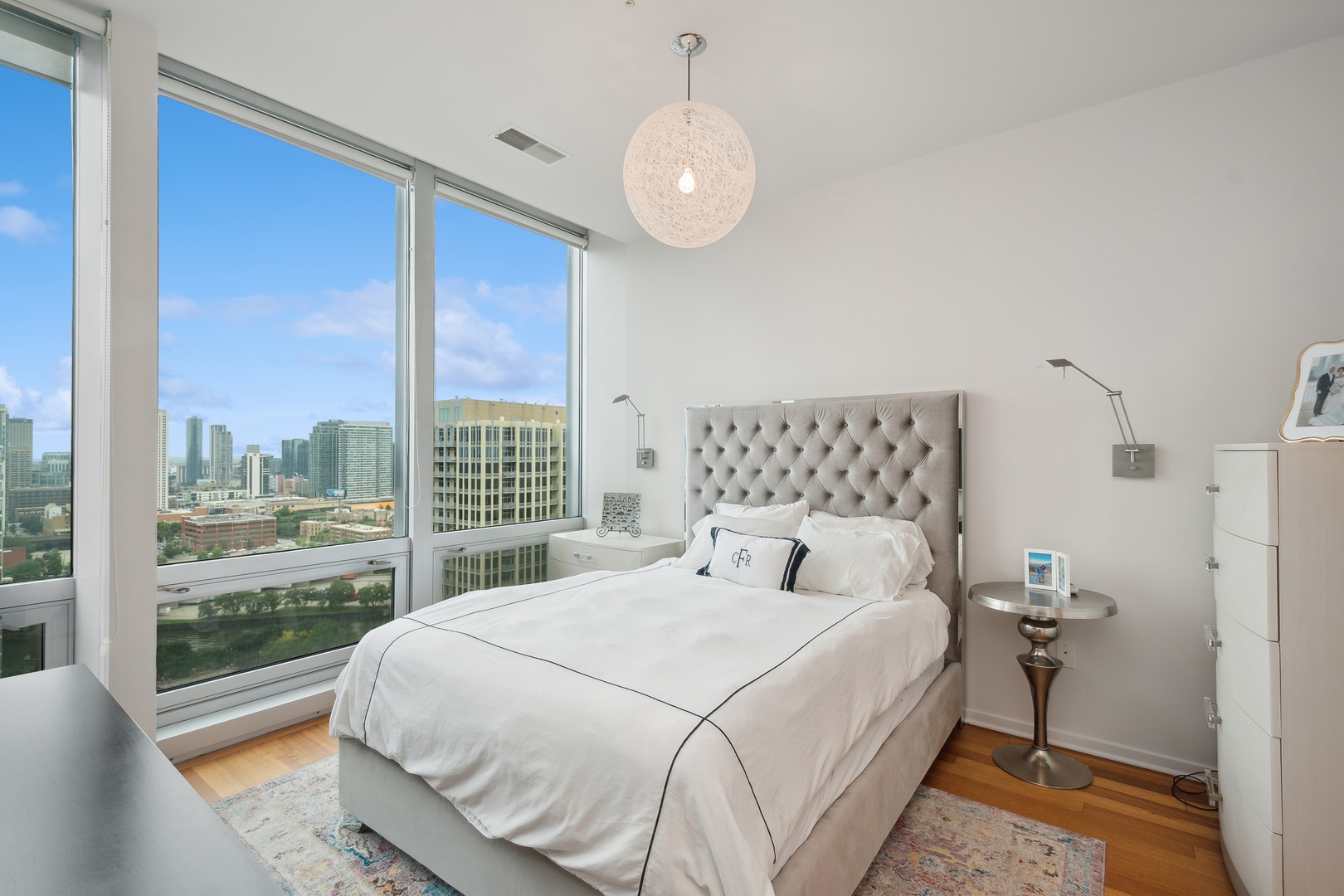 500 W SUPERIOR Street Unit: 1709