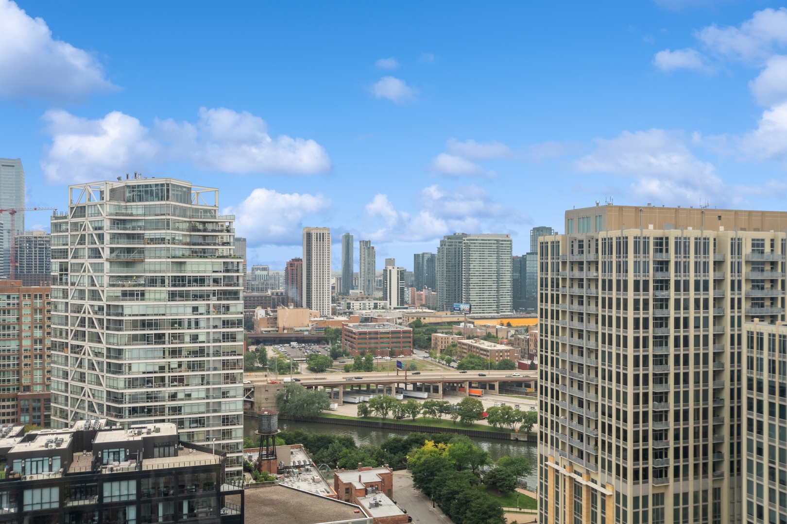 500 W SUPERIOR Street Unit: 1709